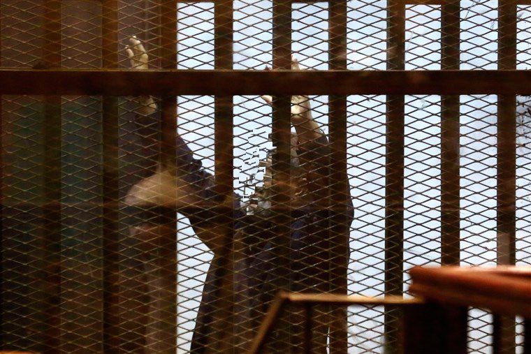 Morsi_in_a_cage
